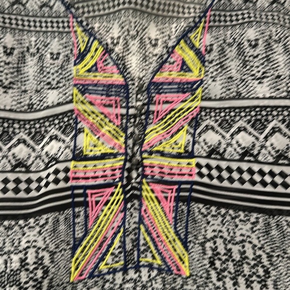 Jessica Simpson Cold-Shoulder Aztec Print Embroidered Top - Picture 11 of 12